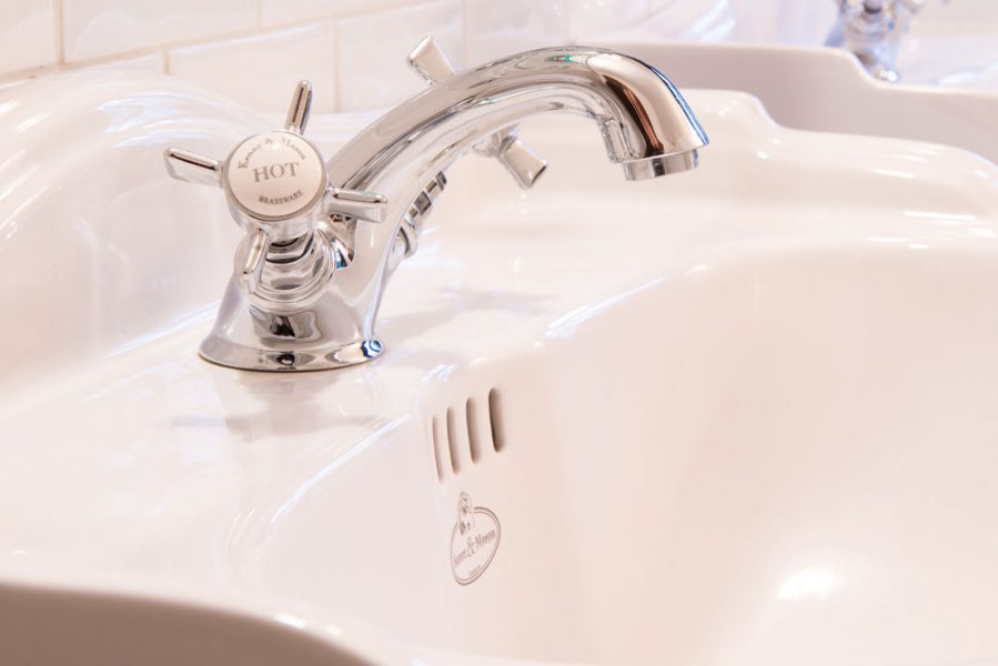 MONOBLOCK BASIN MIXER